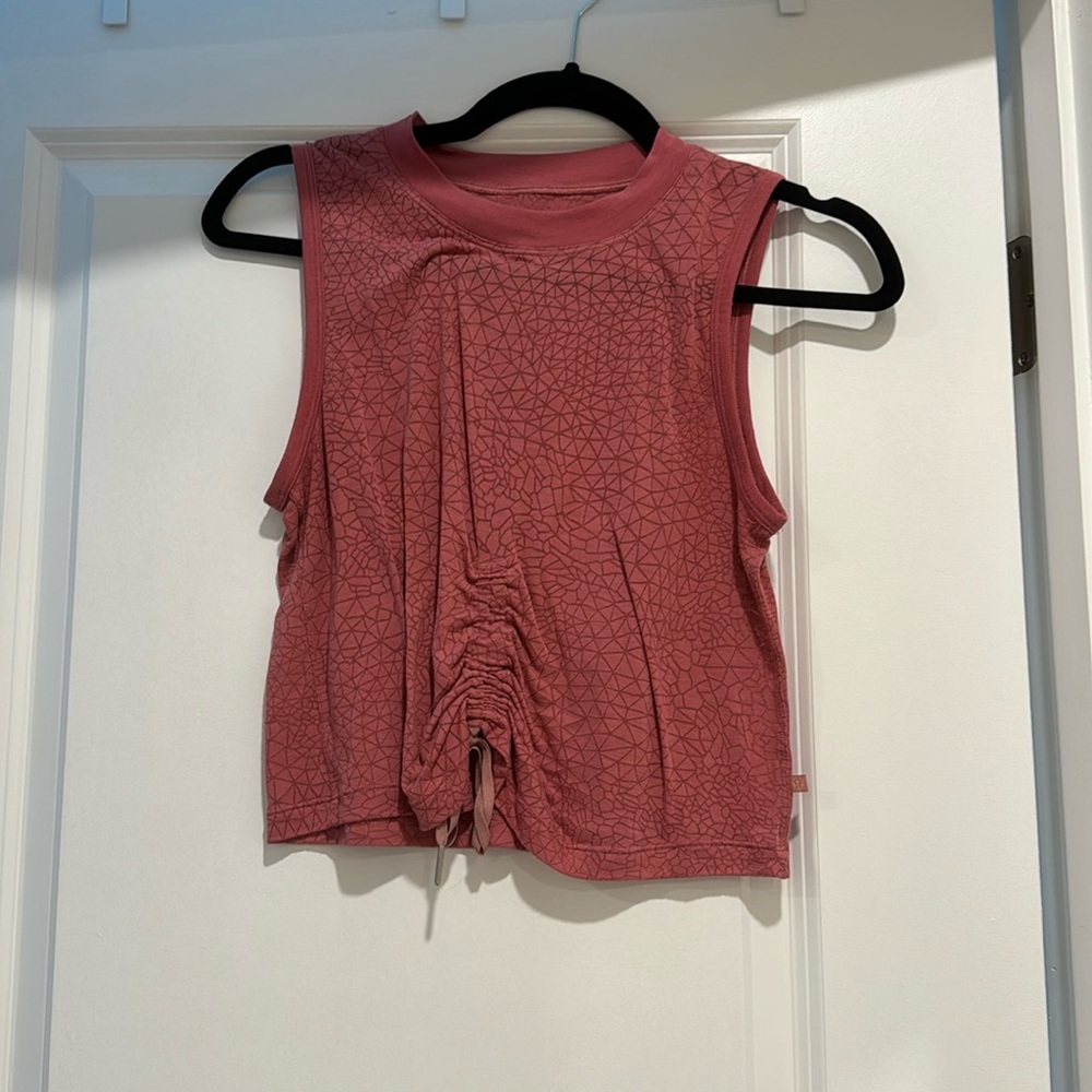 Lululemon workout top